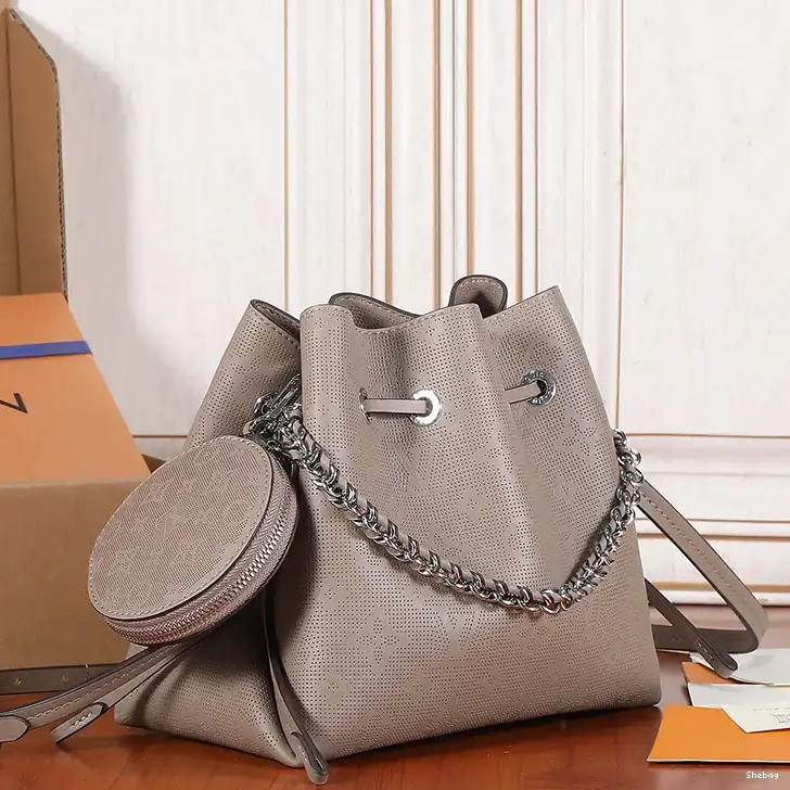 2304DJ0039 Bag LV 0529